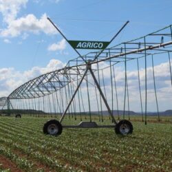 Strong fence ideal for containing farm animals and game